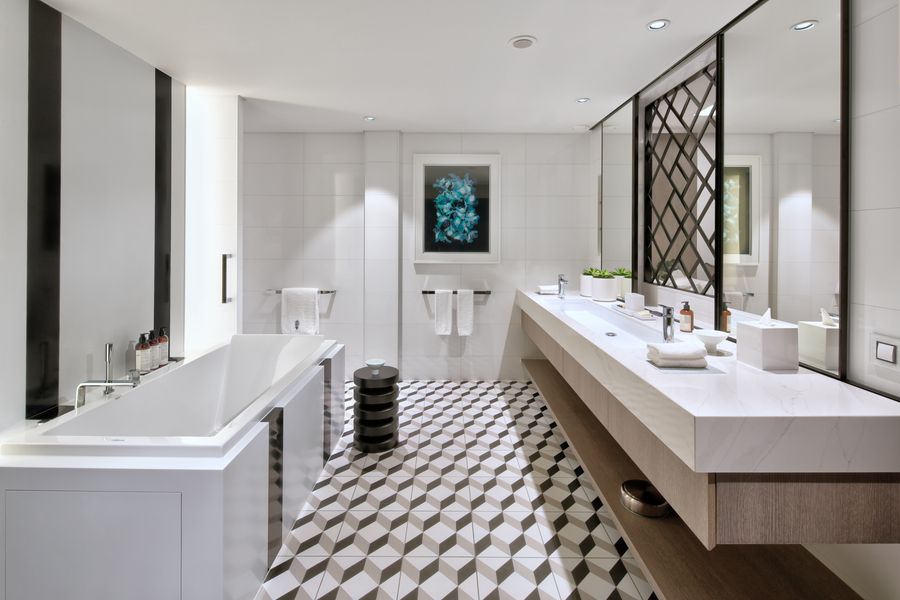 Celebrity Cruises, Celebrity Beyond, Royal Suite Bathroom ©CEL.jpg